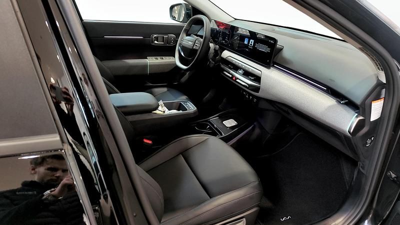 Ny Kia EV4 Plus 127 kW (174 HK) 2025 Svart Sedan