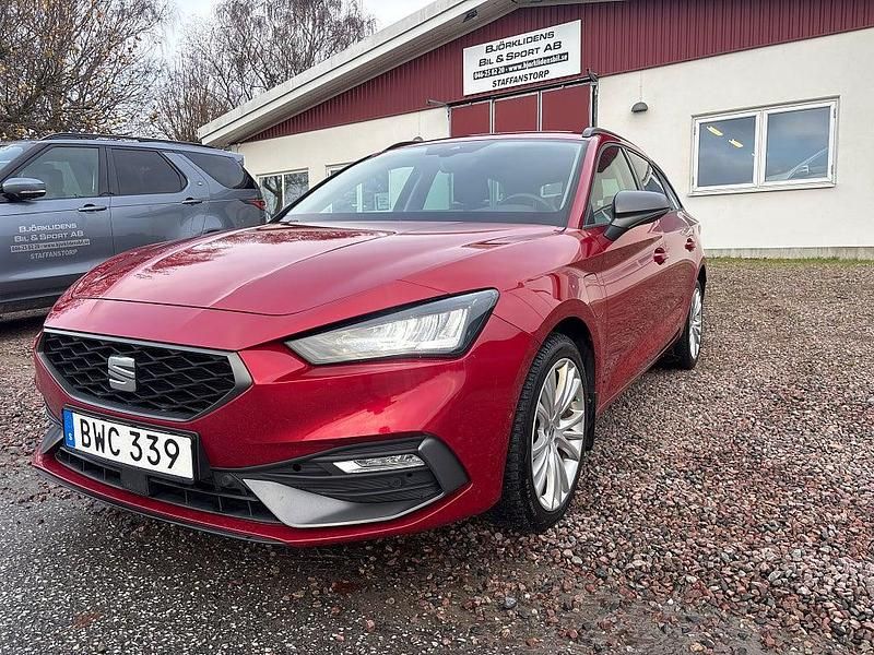 Röd Begagnad 2021 Seat Leon ST FR Kombi | 229 000 kr (Marknadspris) - Bild 1/4