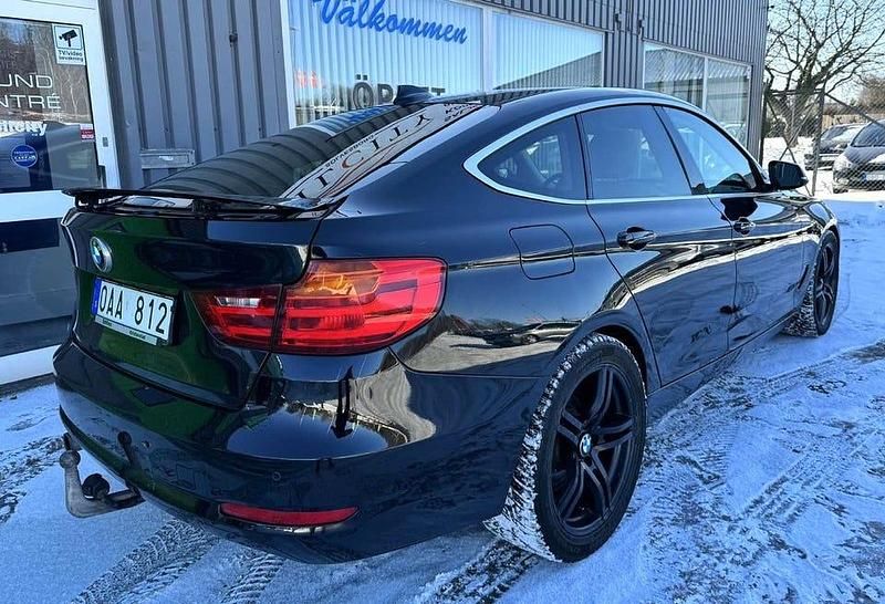 Begagnad BMW 318 Gran Turismo 143 HK (105 kW) 2014 Svart