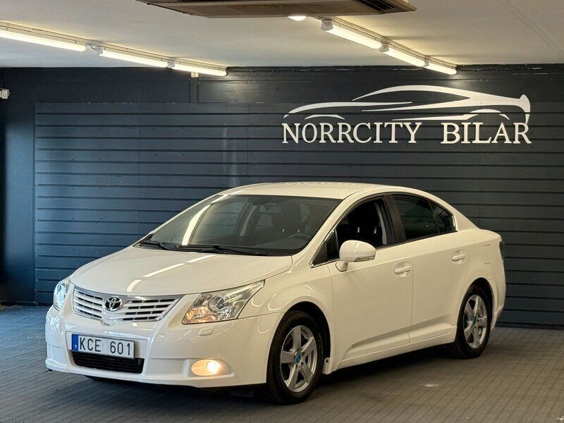 Vit Begagnad 2009 Toyota Avensis Business Edition Sedan | 74 800 kr (Marknadspris) - Bild 1/4