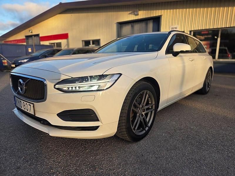 Vit Begagnad 2018 Volvo V90 Kinetic Kombi | 119 900 kr - Bild 1/4