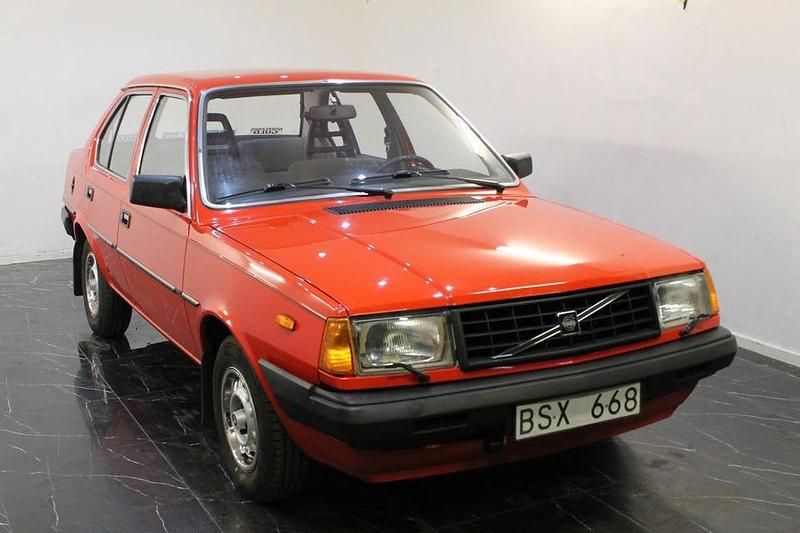 Begagnad Volvo 340 72 HK (52 kW) 1984 Röd Sedan