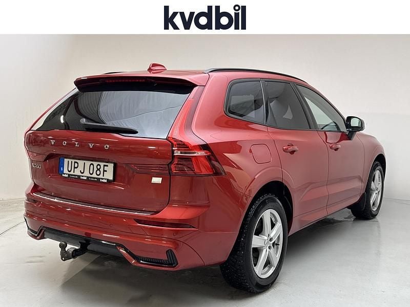 Begagnad Volvo XC60 Plus 350 HK (257 kW) 2023 Röd SUV