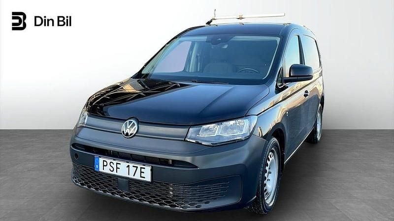 Deep black pärleffekt Begagnad 2023 VW Caddy Minibuss | 239 900 kr (Bra pris) - Bild 1/4