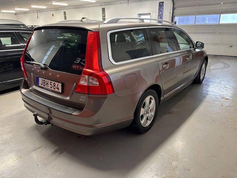 Begagnad Volvo V70 Summum 185 HK (136 kW) 2009 Grå Kombi