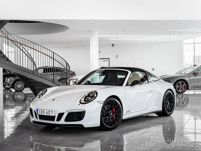 Vit (carrera vit) Begagnad 2018 Porsche 991 Sportkupé | 1 439 000 kr - Bild 1/4