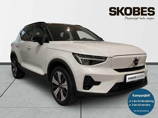 Vit Begagnad 2023 Volvo XC40 Core SUV | 329 900 kr - Bild 1/3