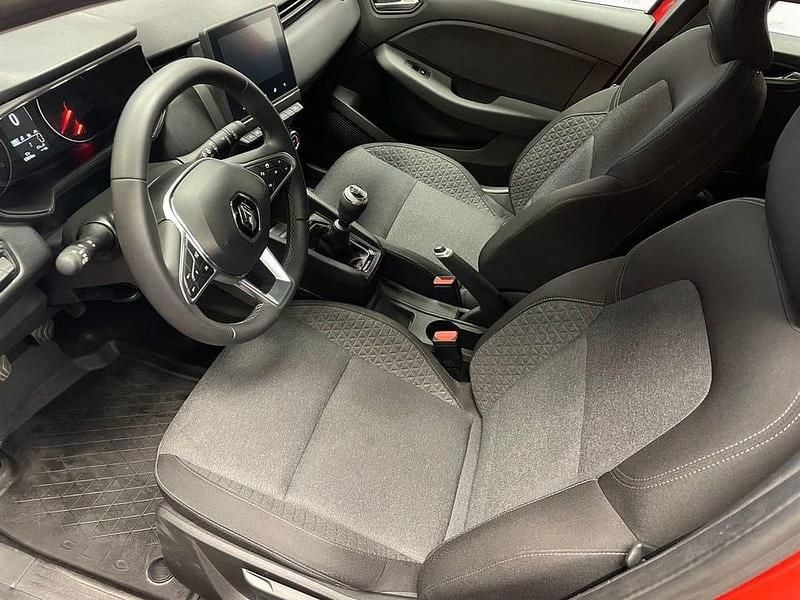 Begagnad Renault Clio V Zen 91 HK (66 kW) 2023 Röd