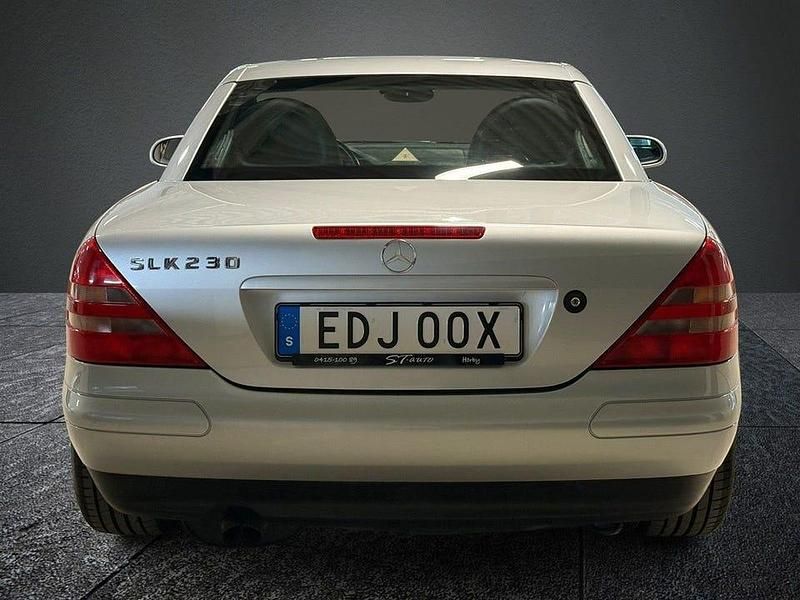 Begagnad Mercedes SLK230 193 HK (141 kW) 1996 Silver Cab