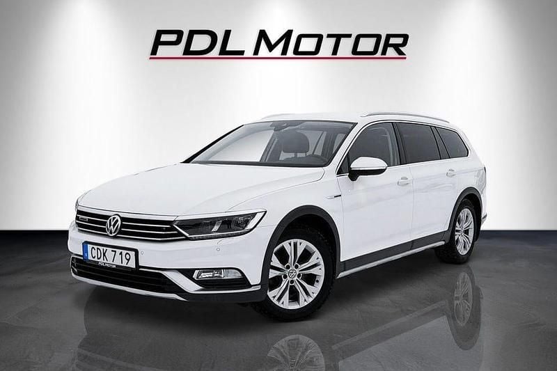 Vit Begagnad 2018 VW Passat Alltrack Kombi | 238 900 kr (Marknadspris) - Bild 1/4