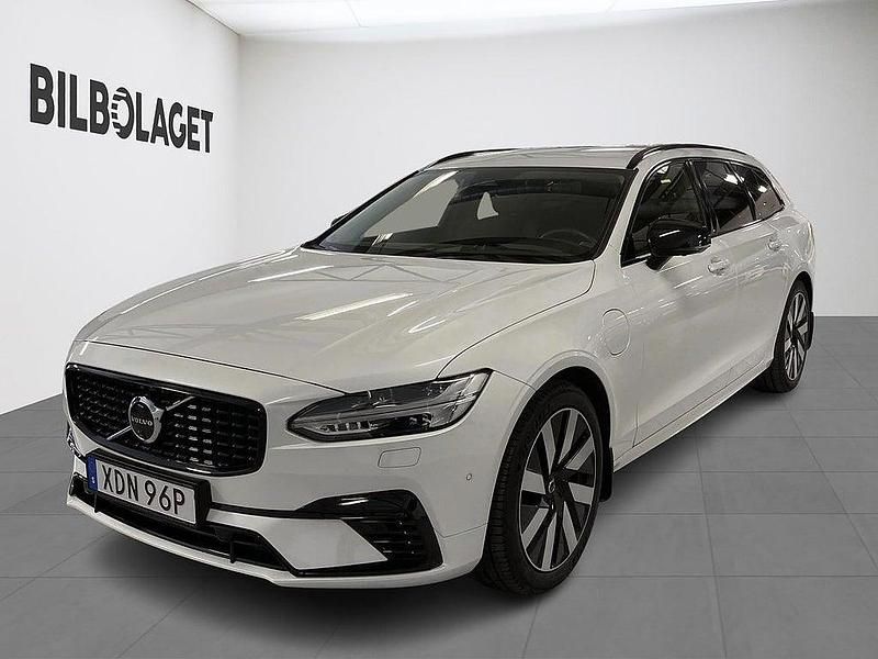 Vit Begagnad 2024 Volvo V90 Plus Kombi | 509 800 kr (Marknadspris) - Bild 1/4