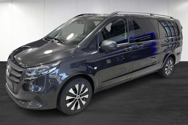 Begagnad Mercedes Vito 237 HK (174 kW) 2024 Grå Van