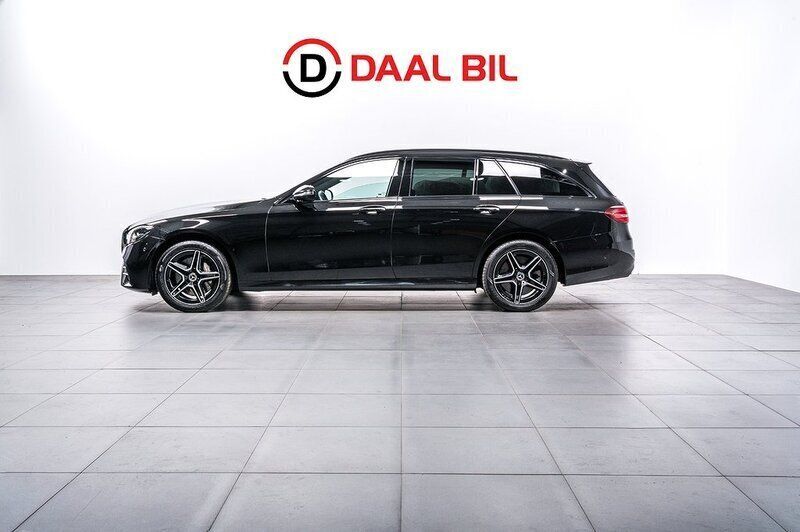 Svart Begagnad 2022 Mercedes E300 AMG line Kombi | 439 700 kr - Bild 1/4
