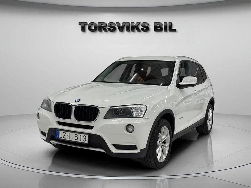 Vit Begagnad 2011 BMW X3 SUV | 89 900 kr (Bra pris) - Bild 1/4