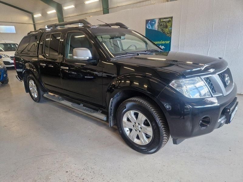Svart Begagnad 2013 Nissan Navara Pickup | 129 900 kr (Lite dyr) - Bild 1/4
