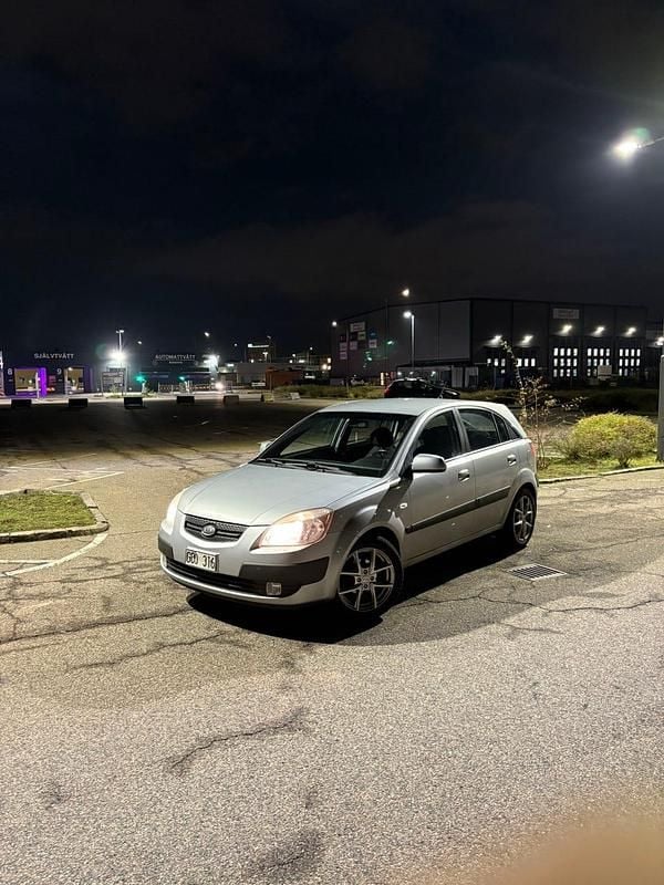 Begagnad 2008 Kia Rio Halvkombi | 21 500 kr (Bra pris) - Bild 1/4