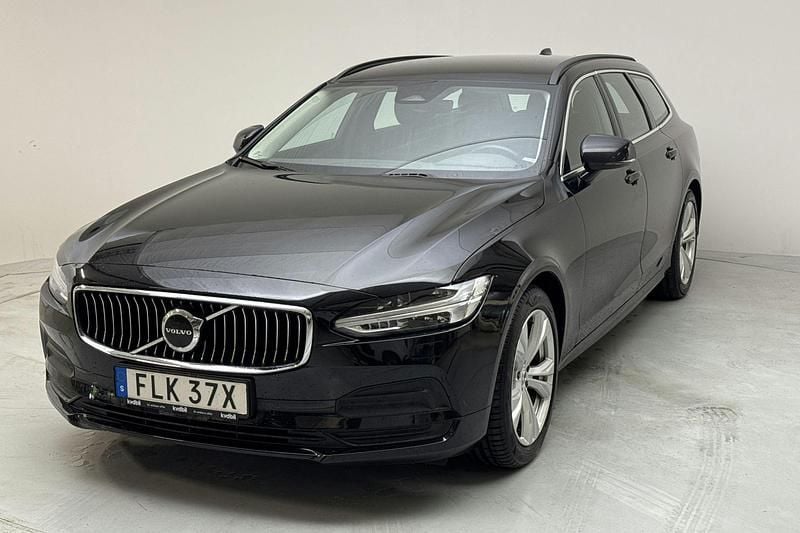 Svart Begagnad 2023 Volvo V90 Core Kombi | 300 000 kr (Superpris) - Bild 1/4