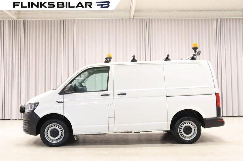 Vit Begagnad 2018 VW T6 Van | 139 800 kr (Bra pris) - Bild 1/4