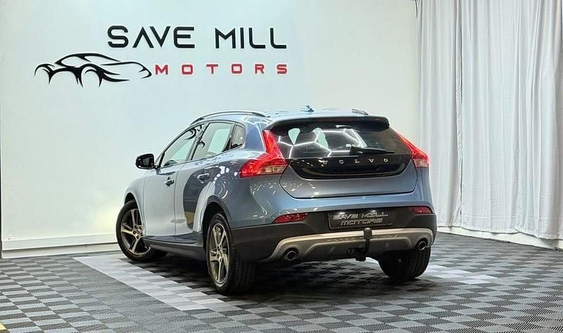 Begagnad Volvo V40 CC 200 HK (147 kW) 2016 Blå Kombi