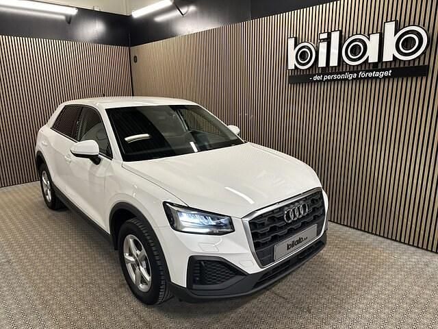 Ibisvit Begagnad 2021 Audi Q2 Proline SUV | 219 000 kr (Marknadspris) - Bild 1/2