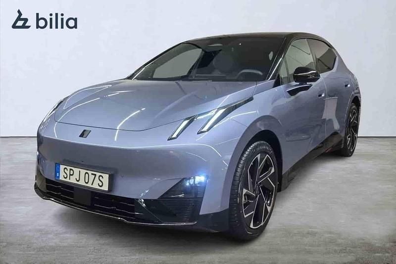 Blå Begagnad 2025 Lynk & Co 02 SUV | 435 000 kr - Bild 1/1