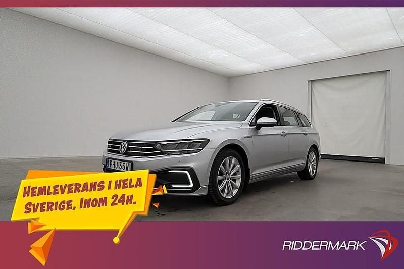 Silver Begagnad 2020 VW Passat GTE Kombi | 179 700 kr (Bra pris) - Bild 1/3