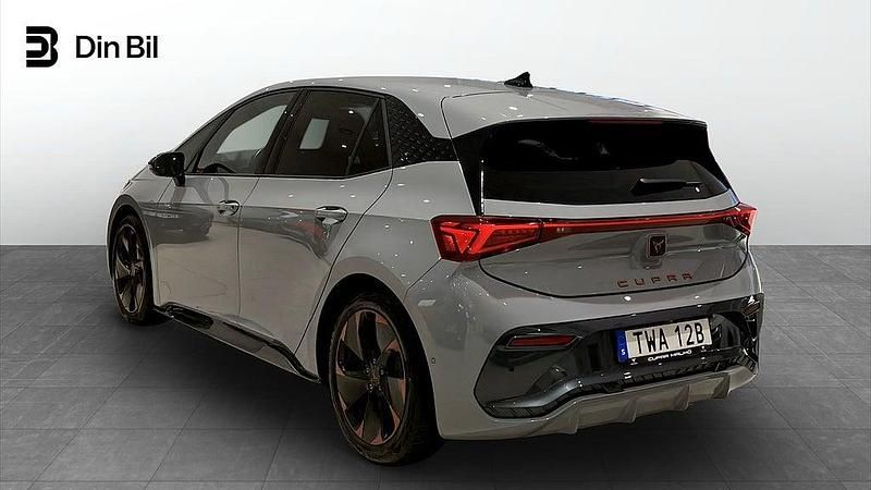 Begagnad Cupra Born 169 kW (231 HK) 2023 Vapor grey Halvkombi