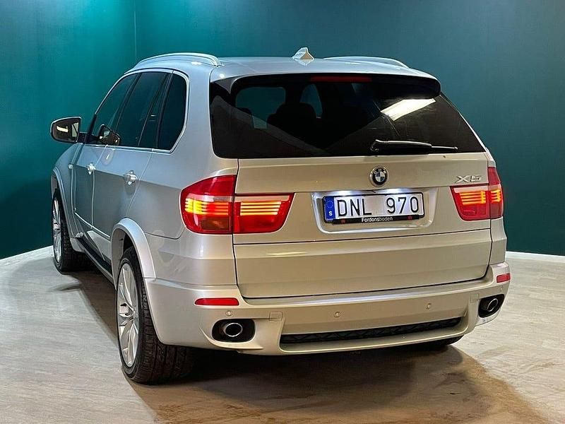 Begagnad BMW X5 M Sport 235 HK (172 kW) 2010 Ljusgrå SUV