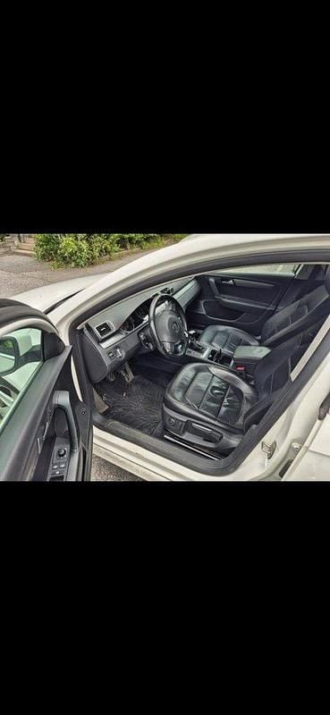 Vit Begagnad 2012 VW Passat Kombi | 68 000 kr (Marknadspris) - Bild 1/4