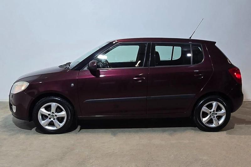 Begagnad Skoda Fabia 105 HK (77 kW) 2010 Brun Halvkombi
