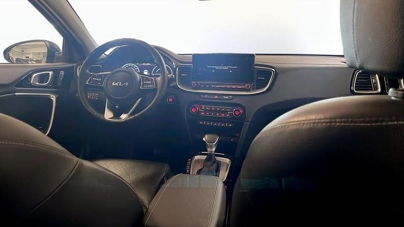 Begagnad Kia XCeed Advance 141 HK (103 kW) 2022 Orange SUV