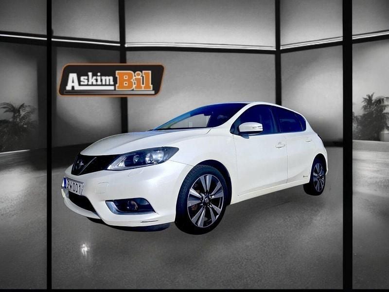 Vit Begagnad 2016 Nissan Pulsar Halvkombi | 99 900 kr - Bild 1/4
