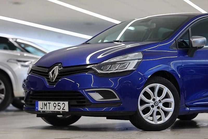 Begagnad Renault Clio IV Bose Edition 119 HK (87 kW) 2016 Okänd Halvkombi