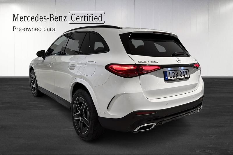 Begagnad Mercedes GLC300e AMG 333 HK (244 kW) 2025 Vit SUV