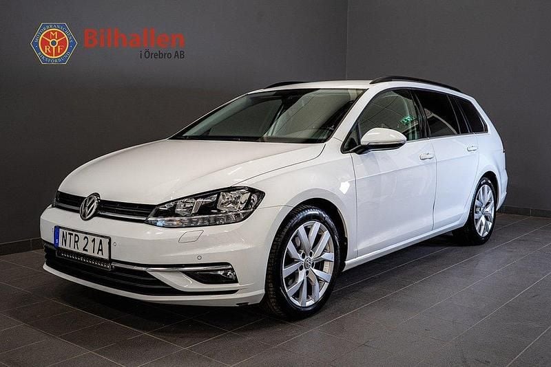 Vit Begagnad 2020 VW Golf VIII GT Kombi | 189 900 kr (Bra pris) - Bild 1/4