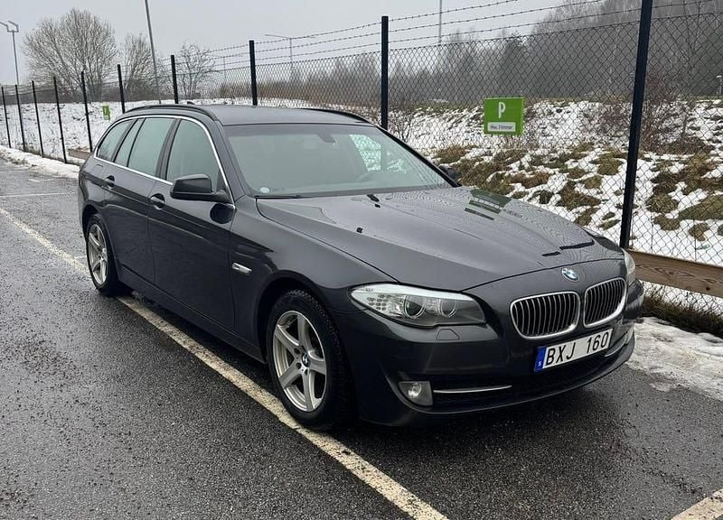 Begagnad 2013 BMW 520 Kombi | 72 500 kr (Bra pris) - Bild 1/4