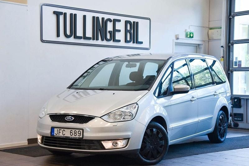 Grå Begagnad 2010 Ford Galaxy Trend Minibuss | 39 900 kr - Bild 1/4