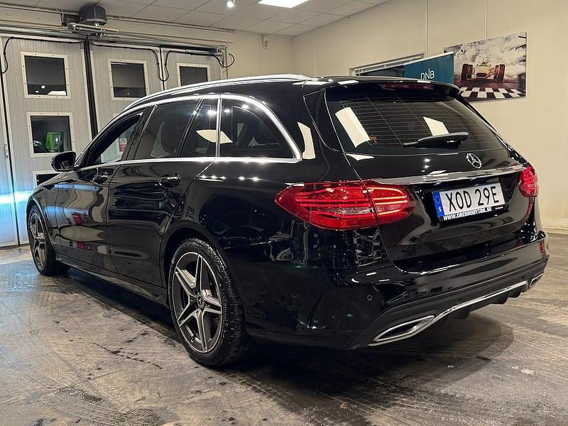 Begagnad Mercedes C200 AMG 160 HK (117 kW) 2021 Svart Kombi