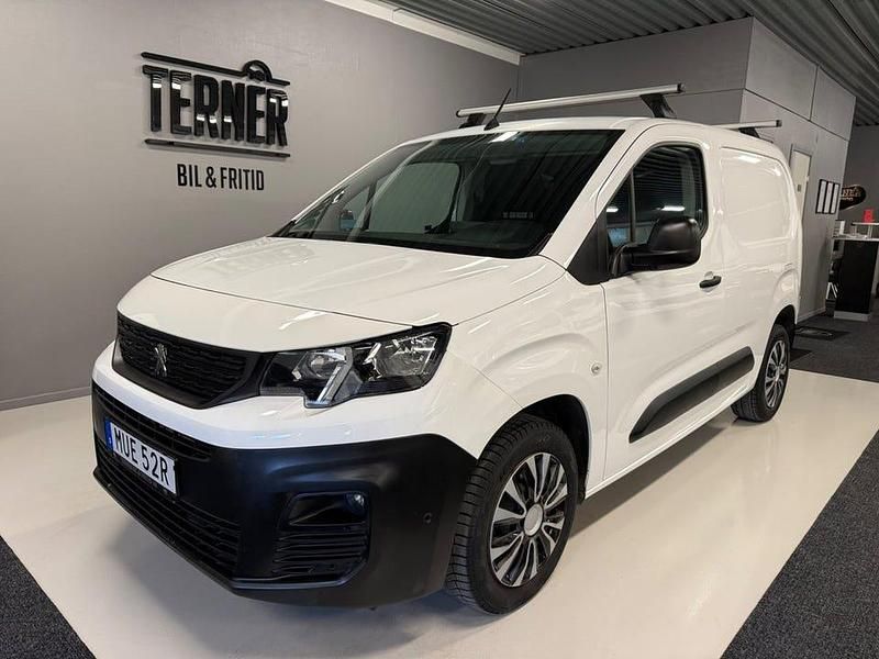Vit Begagnad 2020 Peugeot Partner Minibuss | 125 000 kr (Bra pris) - Bild 1/4