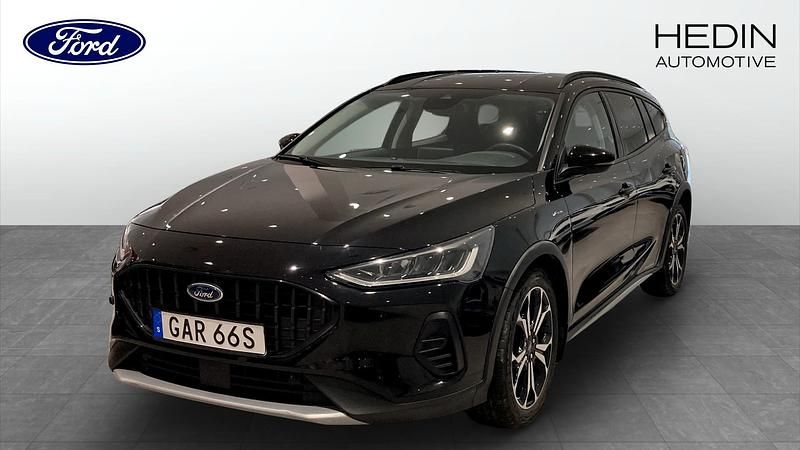 Svart Begagnad 2022 Ford Focus Kombi | 174 900 kr - Bild 1/4