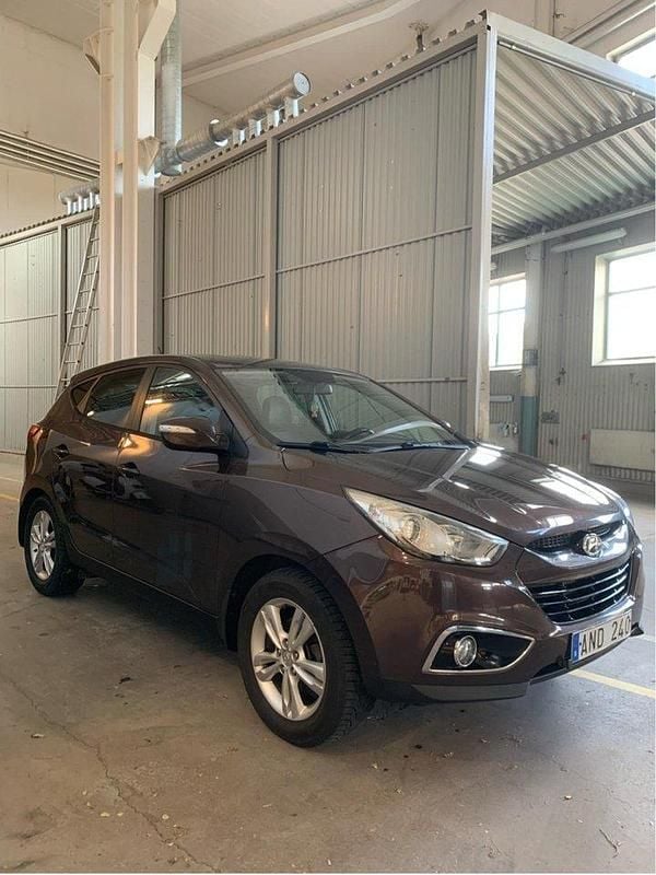 Brun Begagnad 2011 Hyundai ix35 SUV | 54 000 kr (Marknadspris) - Bild 1/4
