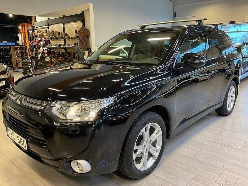 Svart Begagnad 2013 Mitsubishi Outlander SUV | 138 000 kr - Bild 1/4