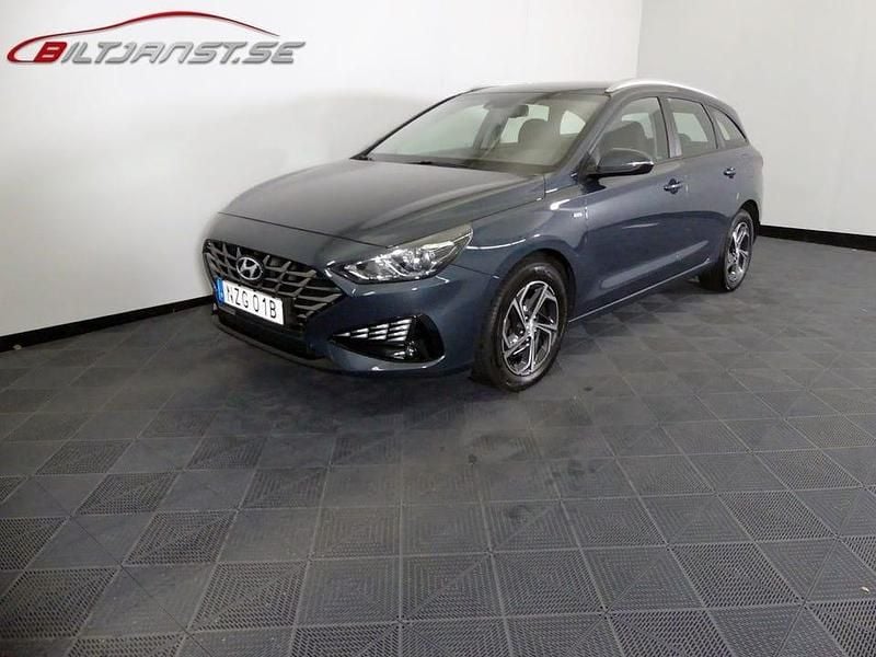 Blå Begagnad 2021 Hyundai i30 Essential Kombi | 184 900 kr (Marknadspris) - Bild 1/4