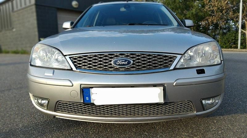 Silver Begagnad 2006 Ford Mondeo Titanium X Kombi | 19 900 kr (Marknadspris) - Bild 1/4