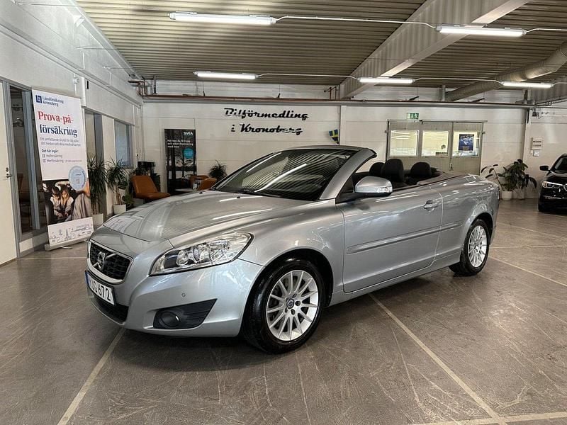 Grå Begagnad 2011 Volvo C70 Kinetic Cab | 129 900 kr (Dyr) - Bild 1/4