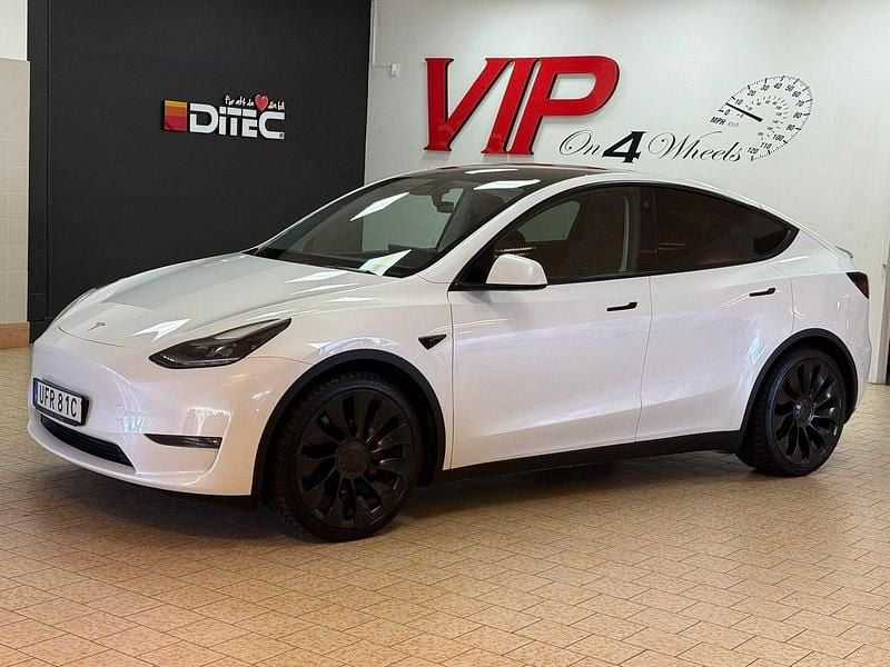 Vit Begagnad 2022 Tesla Model Y Performance SUV | 418 800 kr - Bild 1/4