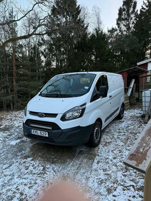 Begagnad 2015 Ford Transit Custom Minibuss | 70 000 kr - Bild 1/4