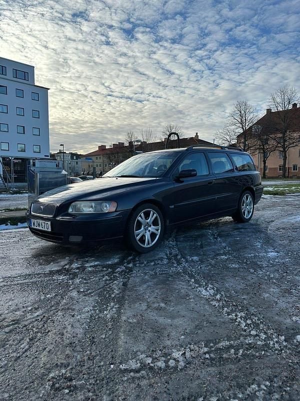 Begagnad 2005 Volvo V70 Kombi | 33 000 kr (Marknadspris) - Bild 1/4