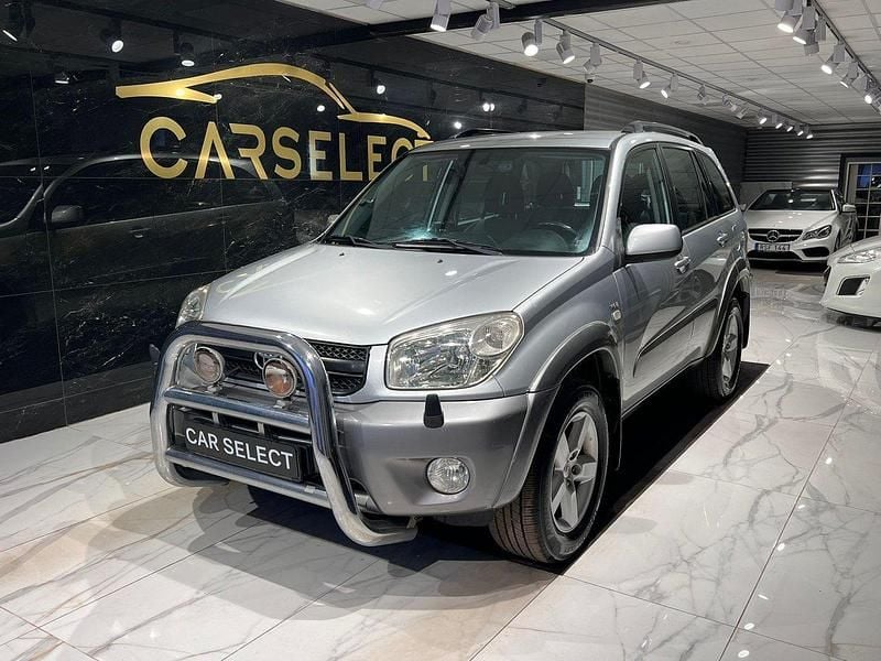 Silver Begagnad 2004 Toyota RAV4 SUV | 49 900 kr (Marknadspris) - Bild 1/4