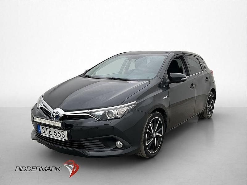 Begagnad Toyota Auris Hybrid 136 HK (100 kW) 2017 Svart Halvkombi